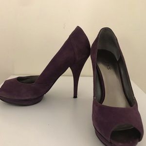 Guess Heels-Size 6.5